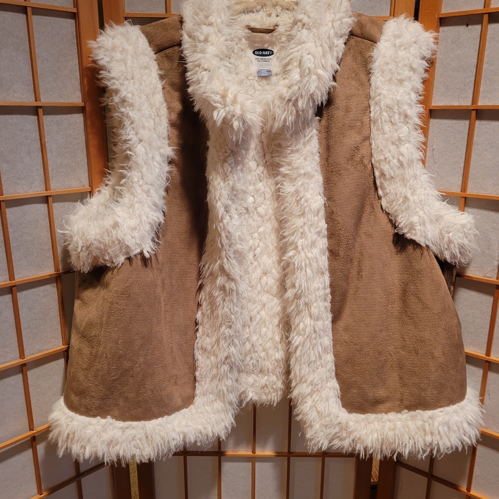 Old Navy Tan and Cream Fuzzy Vest